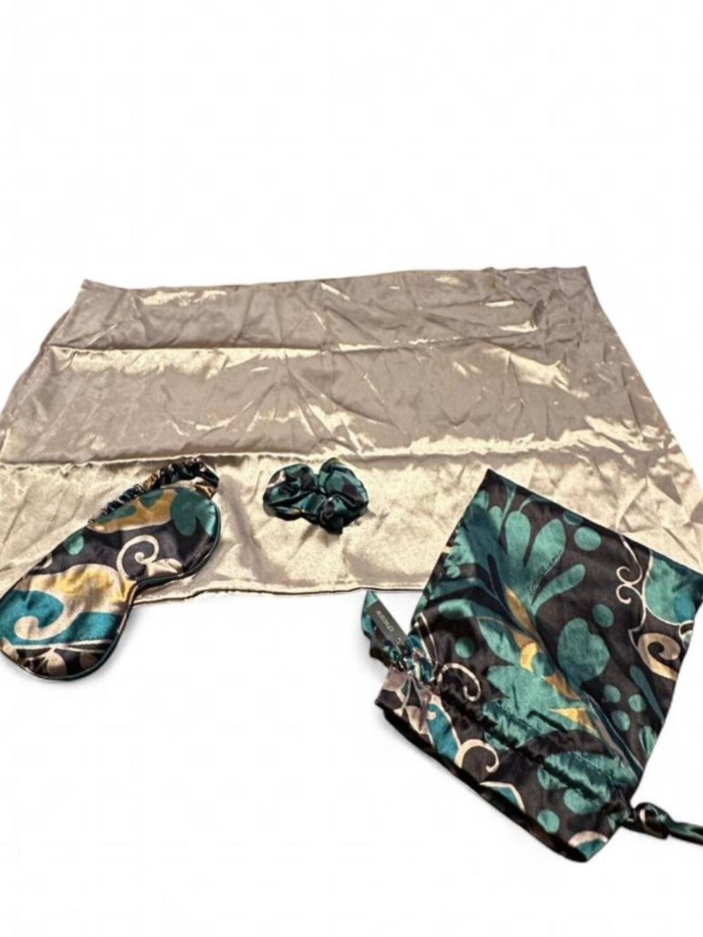 NWT Chico’s SATIN SLEEP SET~ Pillowcase, Mask, Scrunchy, Bag